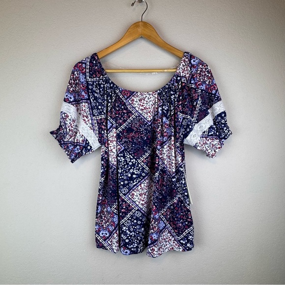 NWT Above & Beyond Women´s Blouse with Floral Desing Size L - Picture 2 of 11